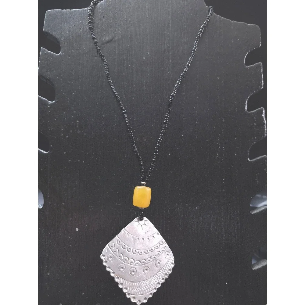 Vtg Boho Beaded Necklace Silver Tone Diamond Shaped Sunburst Pendant Yellow Bead